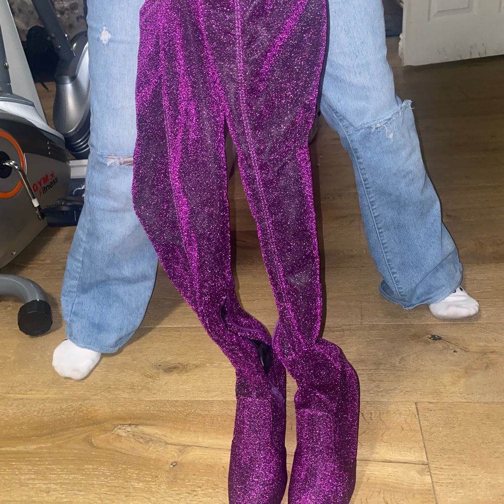 Shoe dazzle leg heels boots size 6 purple